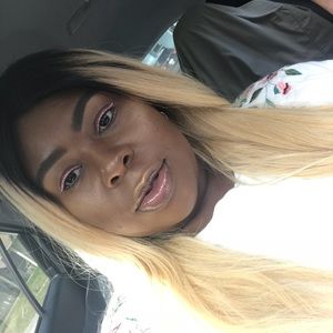 Meet your Posher, Fatima